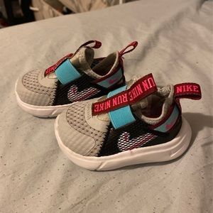baby run nike shoes size 2C